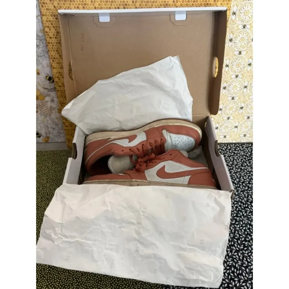 JORDAN SNEAKERS WITH BOX ( WHITE AND CORAL SIZE 9 )